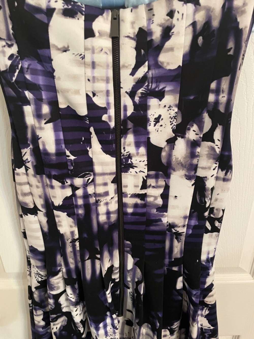 💎VINTAGE Sleeveless Pleated Dress Purple Black Floral 💎 - Picture 6 of 10